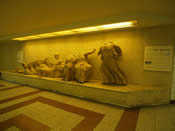 The New Acropolis Museums Metro Display - click to see Lrg